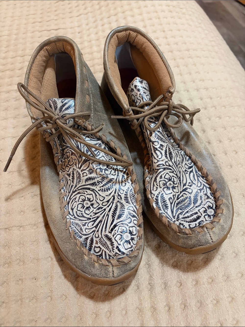 Twisted X Women's Taupe Suede Moccasins with White & Black Floral Panel